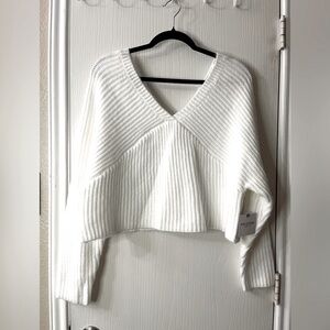 🛍️NWT Arizona Medium White Cropped Sweater
